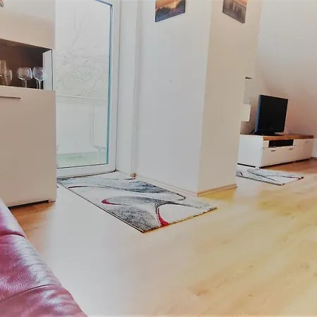 Lejlighed Moderne , Helle Ferienwohnung Mit Balkon In *