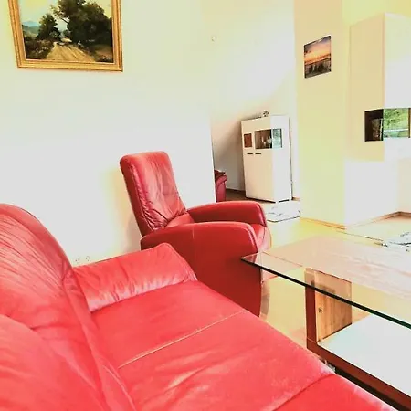 Moderne , Helle Ferienwohnung Mit Balkon In * Monachium