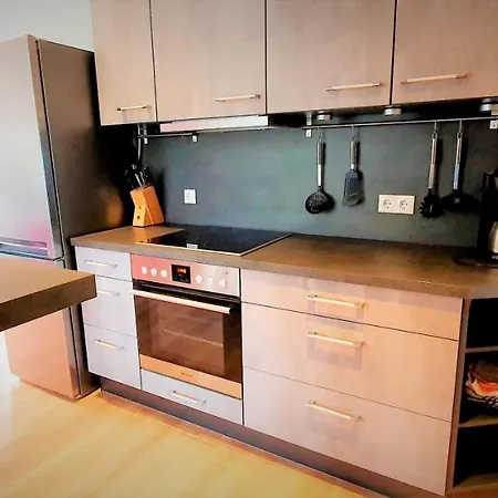 Moderne , Helle Ferienwohnung Mit Balkon In Monachium